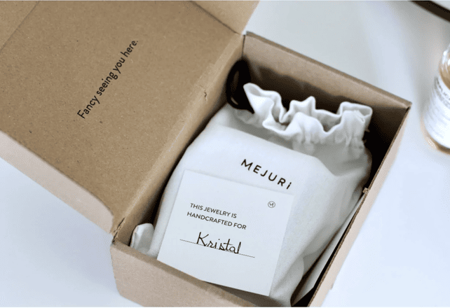 Creating Memorable Unboxing Experiences for Recipients