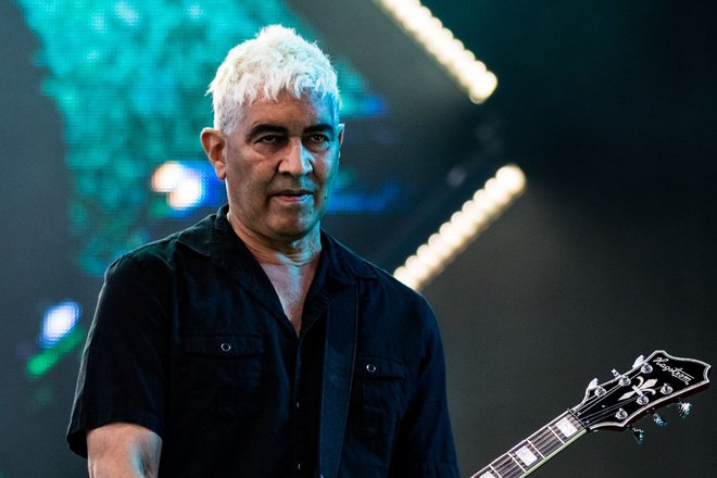 Pat Smear's Net Worth: Real Name, Age, Bio, Family, Career, Income