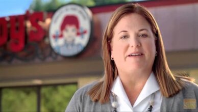 Wendy Thomas Net Worth: Real Name, Age, Bio, Family, Career, Awards